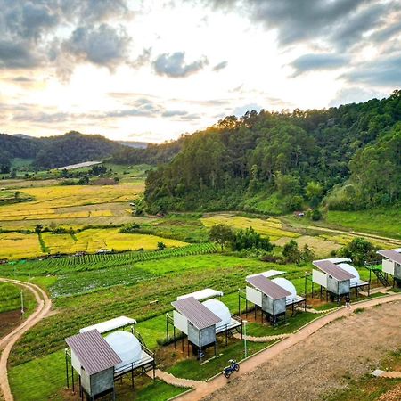 Готель สวนไร่รุ่งอรุณ Suan Rai Rungarun Ban Na Pa Paek Екстер'єр фото